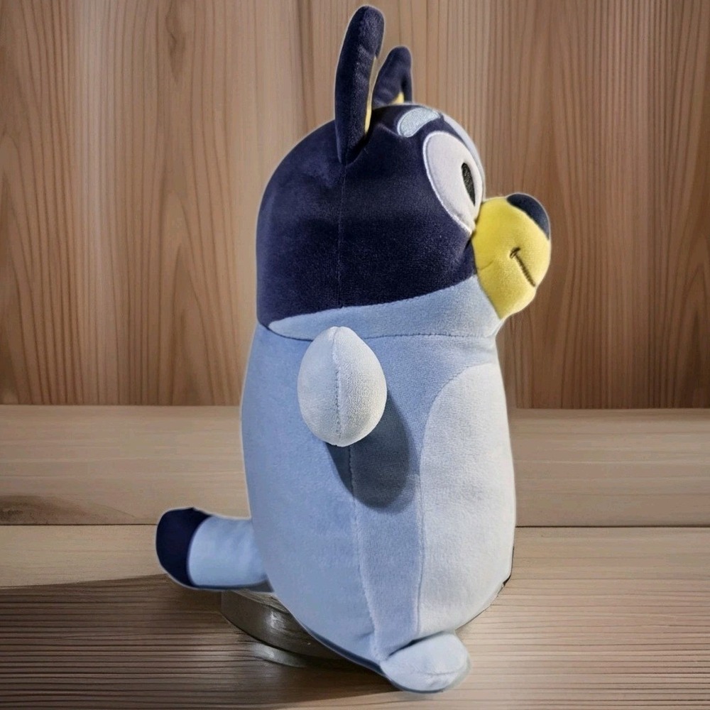 Squishmallows Bluey Hug Mees Plush Toy Blue 10 Inch BBC Studios Licensed - Picture 3 of 7
